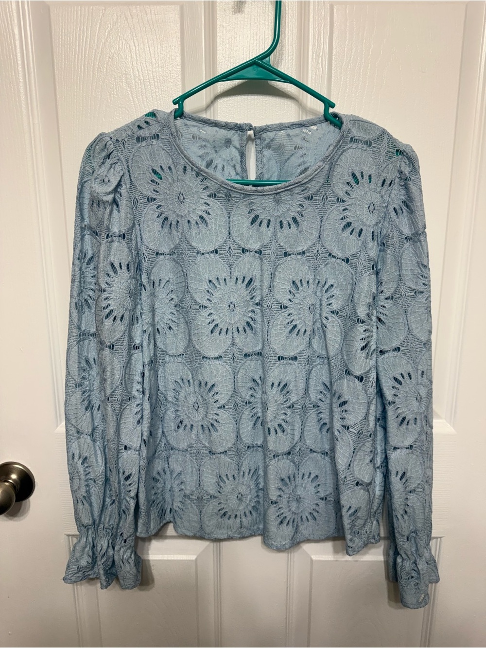 Women’s Light Blue Lace Long-Sleeve Top